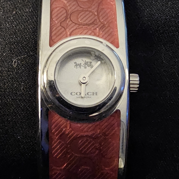 Coach Women's Scout Iconic Mini Bangle in Burgundy w/silver. - Picture 1 of 10